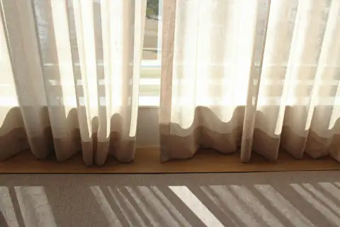 Curtains: white window curtain during daytime