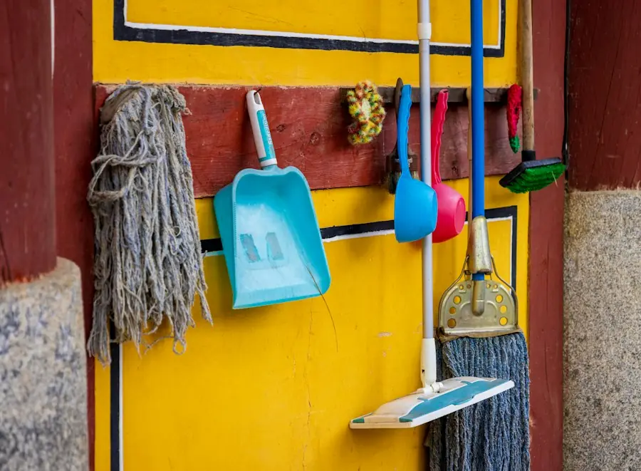 Mops, dustpan and cleaning tools