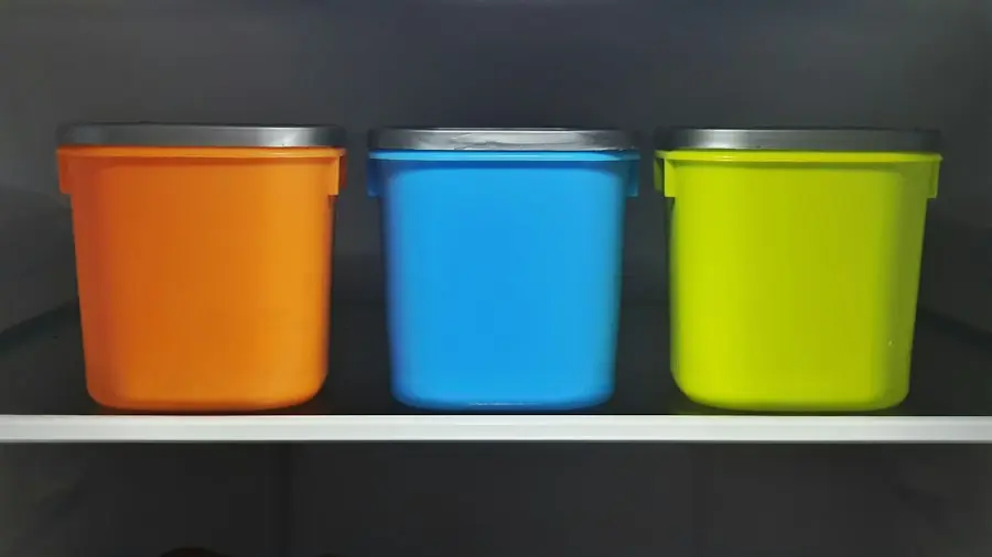 Plastic storage containers